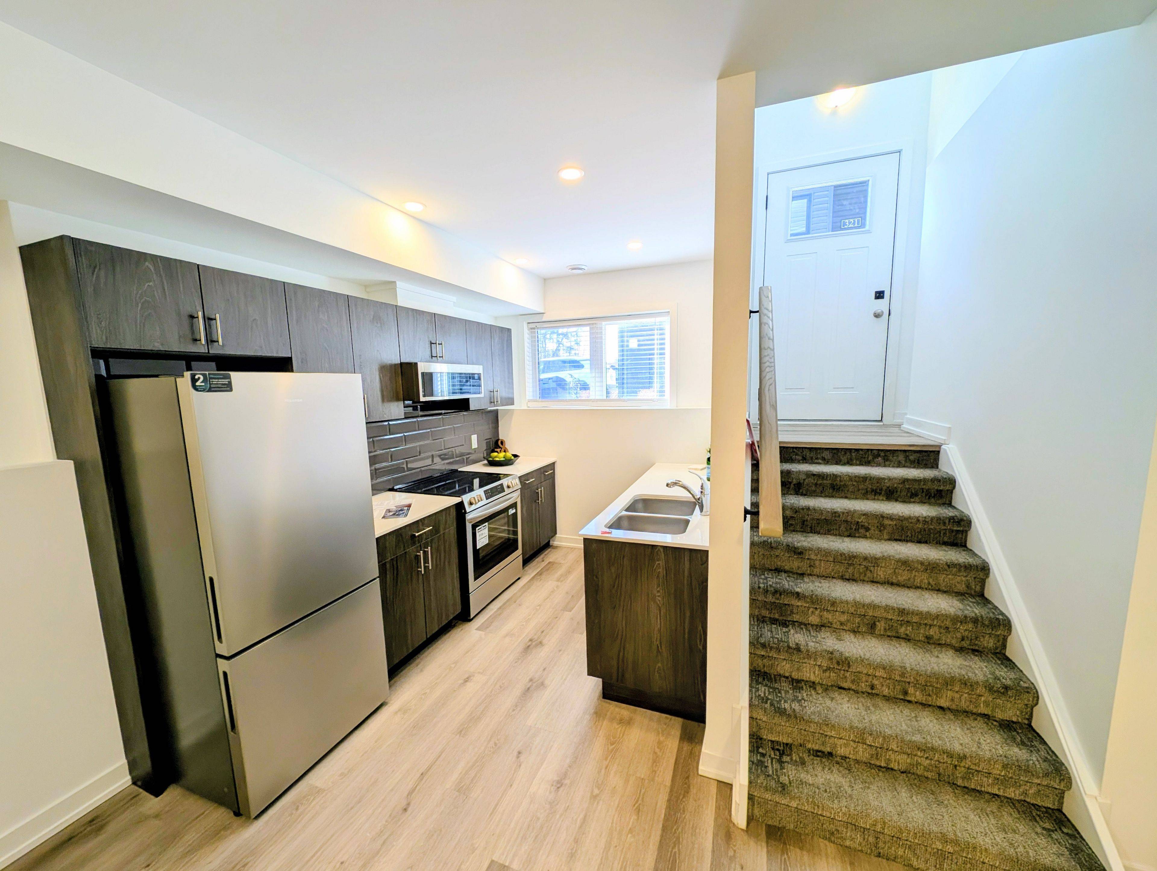 Welland, ON L3C 0K1,781 Clare AVE E #211