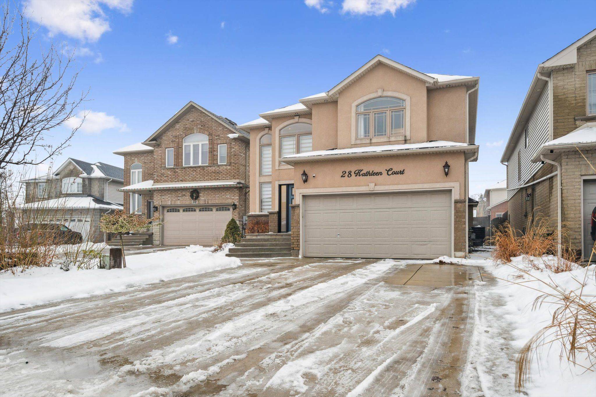 Hamilton, ON L8T 5B1,28 Kathleen CT