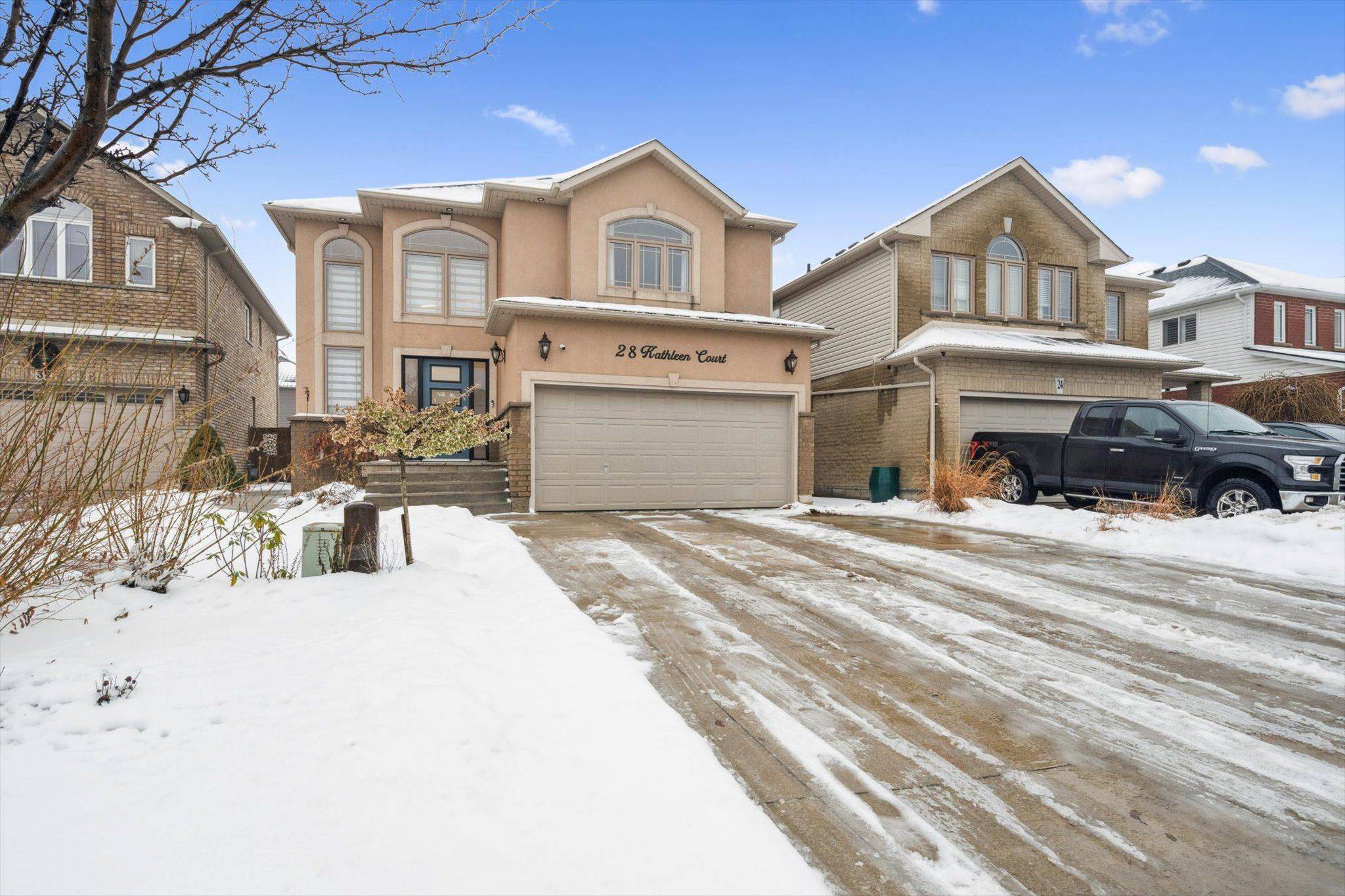 Hamilton, ON L8T 5B1,28 Kathleen CT