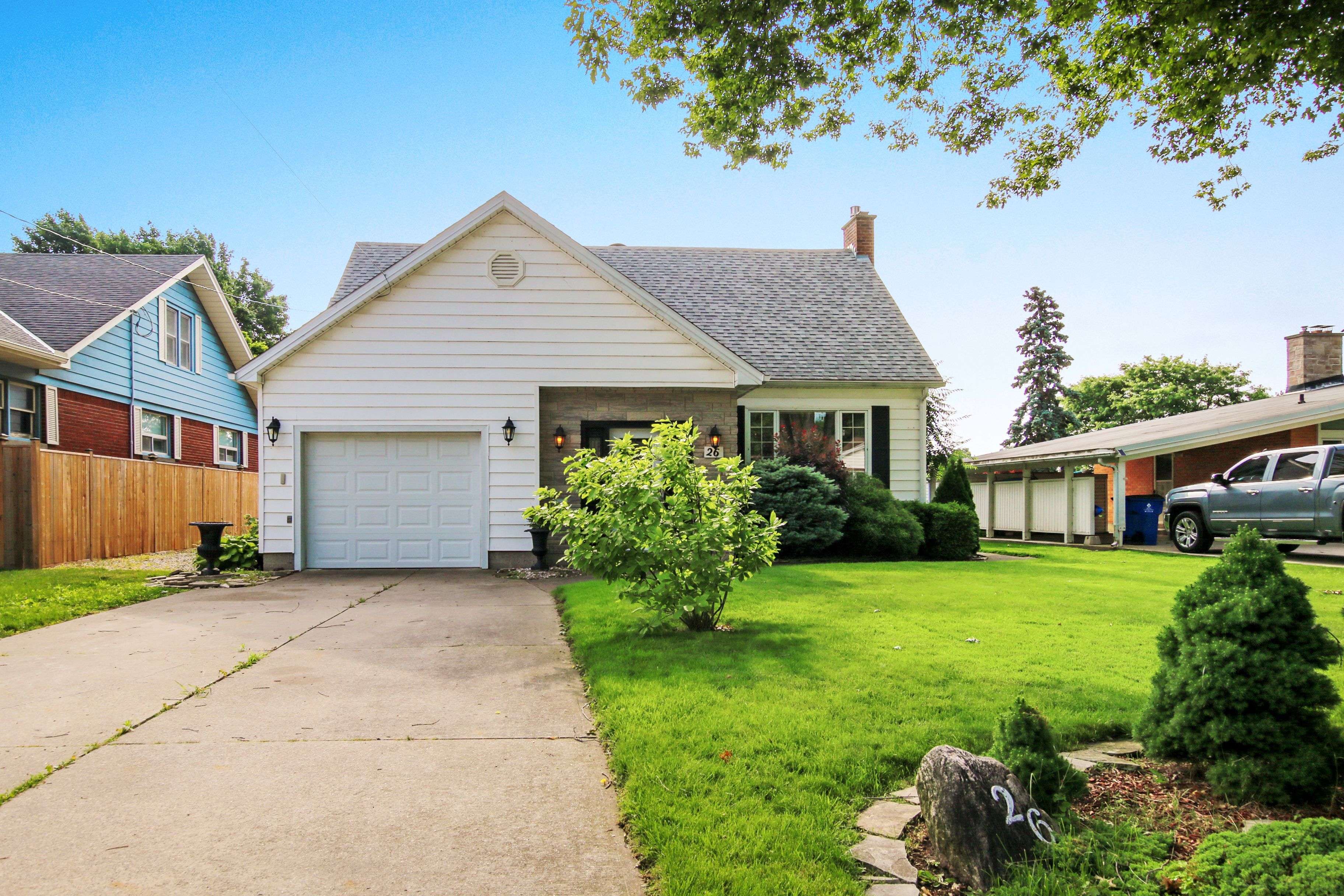 Chatham-kent, ON N8A 4J9,26 Grand AVE