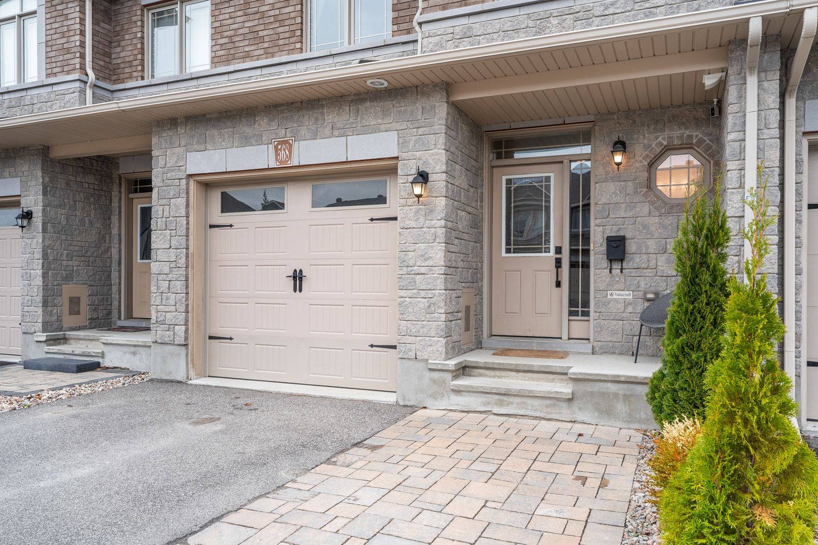 Orleans - Convent Glen And Area, ON K1W 0C4,568 Voie Du Pin Rouge WAY