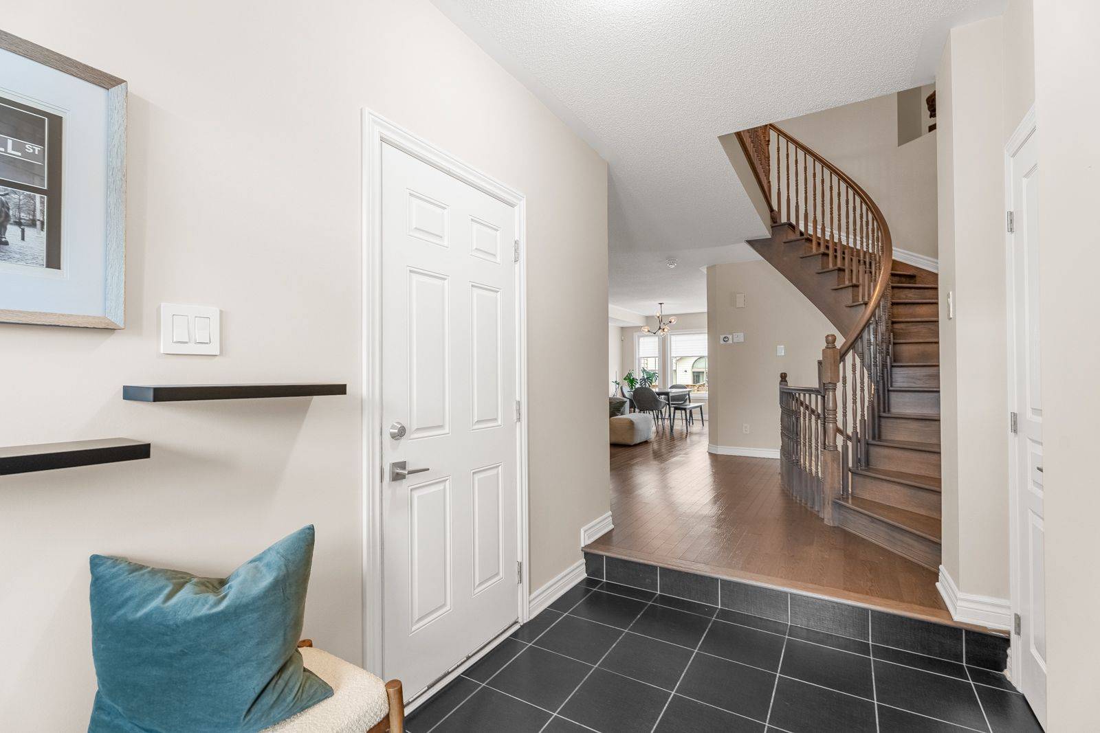 Orleans - Convent Glen And Area, ON K1W 0C4,568 Voie Du Pin Rouge WAY