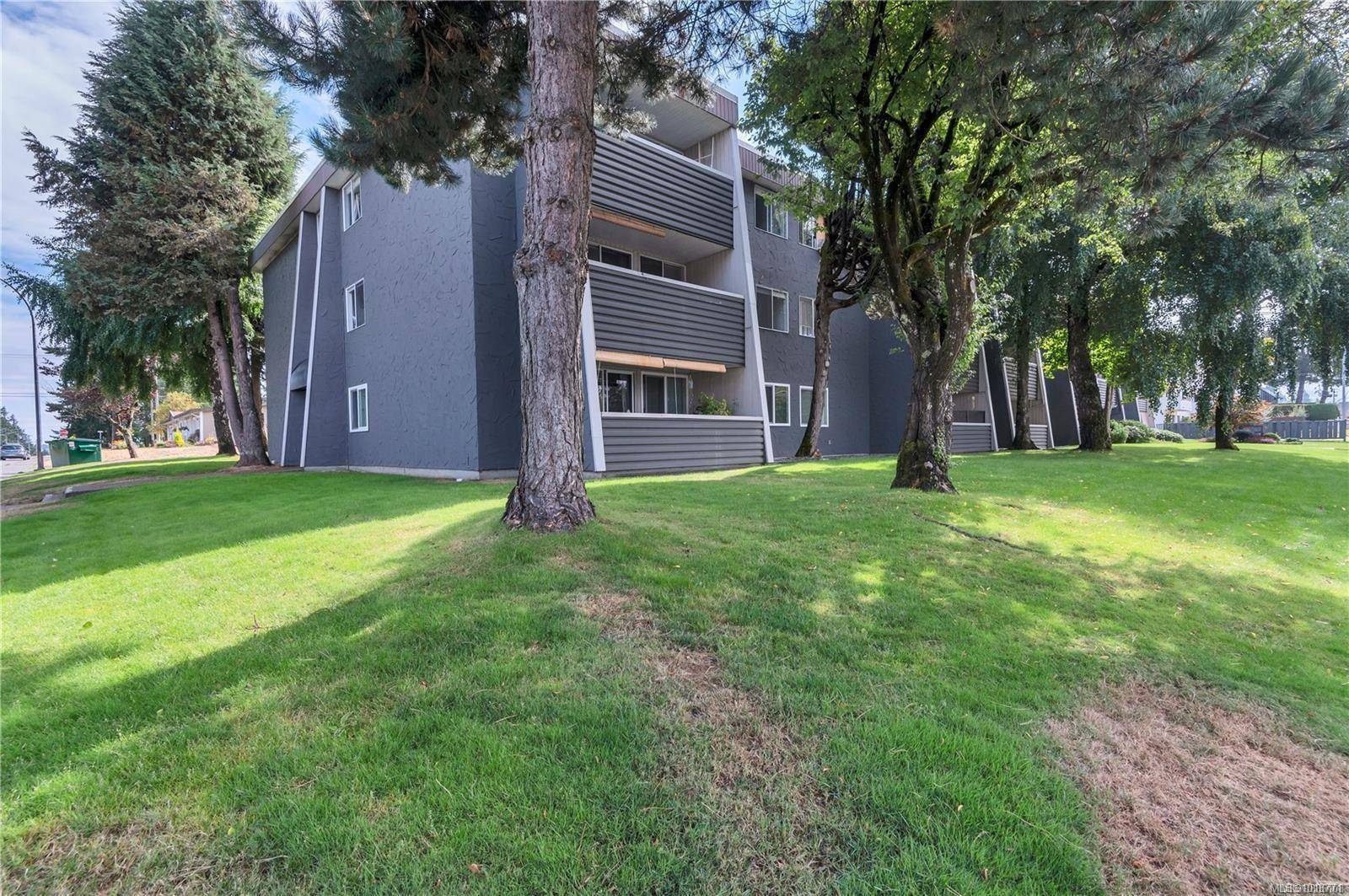 Campbell River, BC V9W 2V1,377 Dogwood St S #311