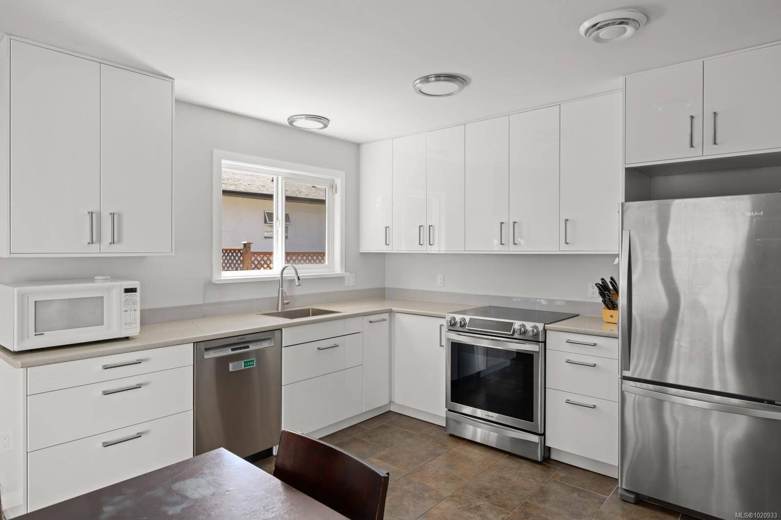 Langford, BC V9B 5L5,2889 Maurice Lane