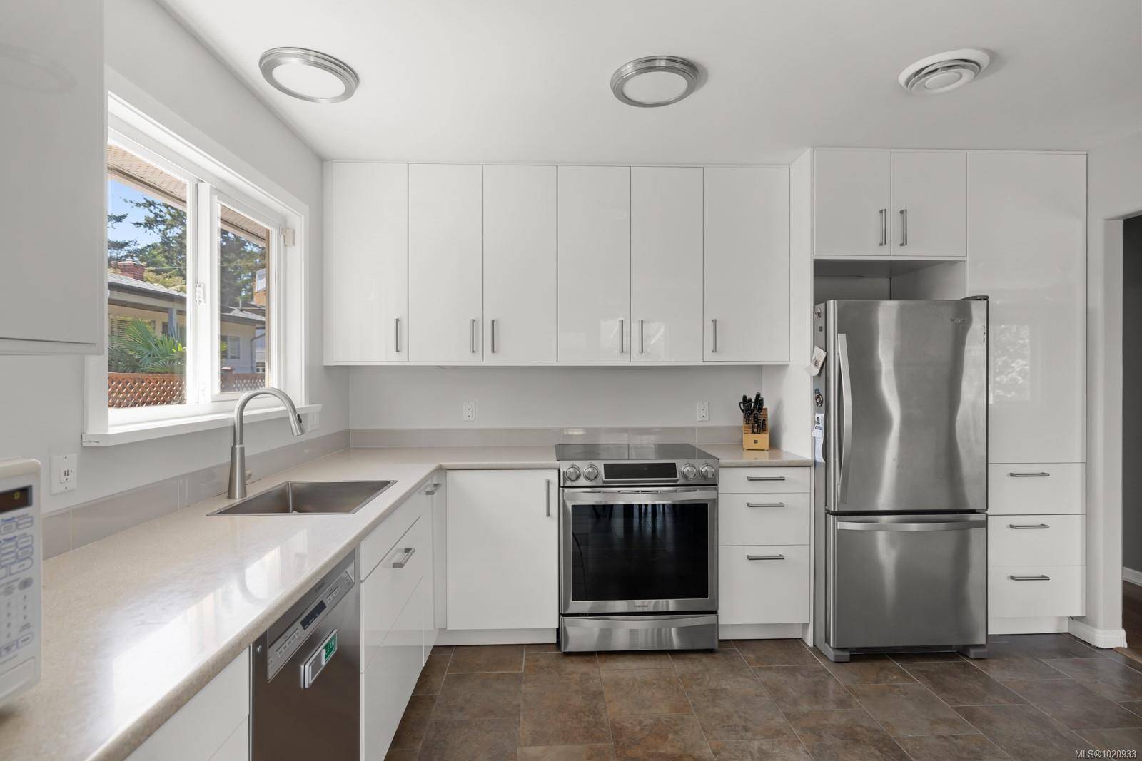 Langford, BC V9B 5L5,2889 Maurice Lane