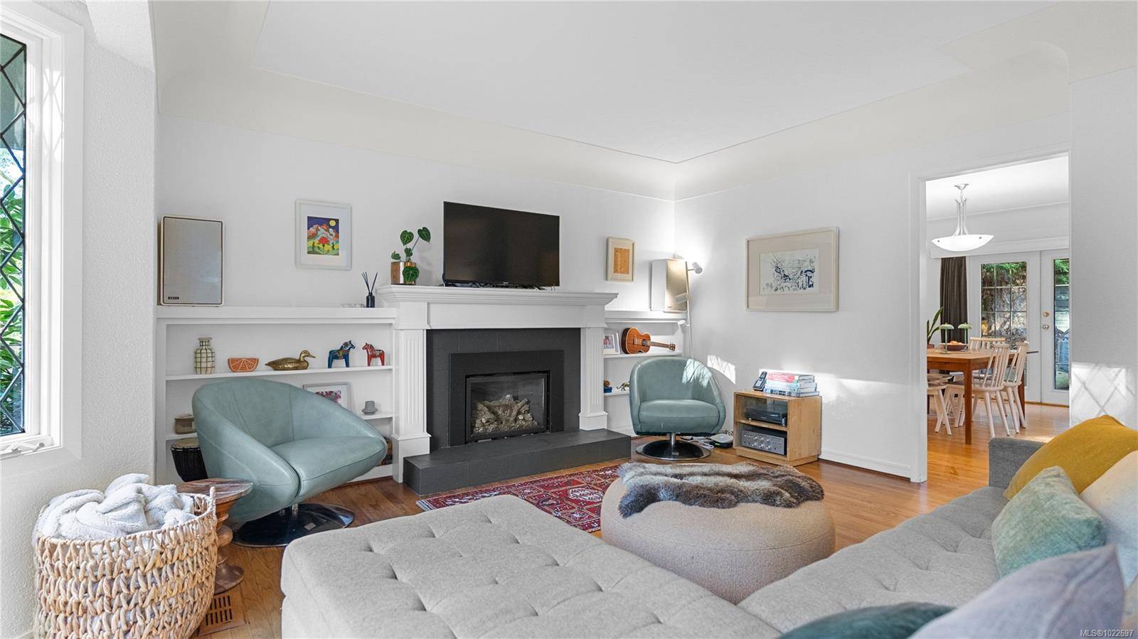 Saanich, BC V8N 1L7,2792 Tudor Ave