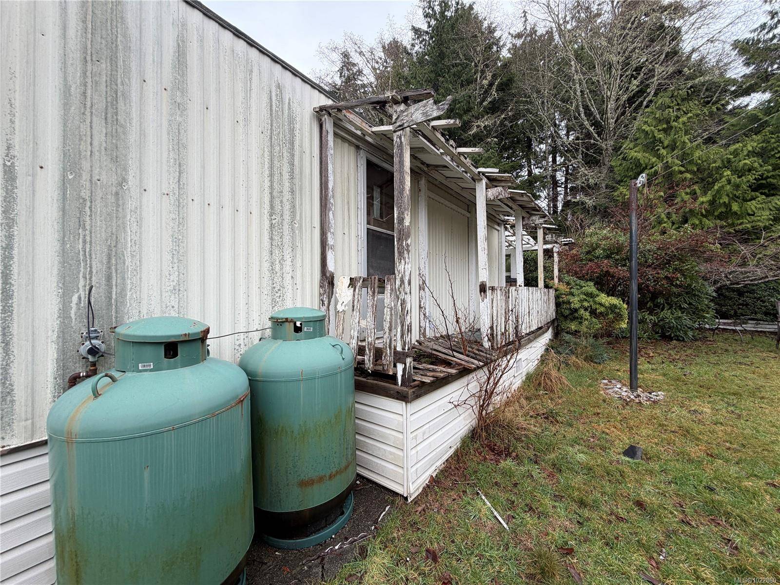 Ucluelet, BC V0R 3A0,442 Orca Cres