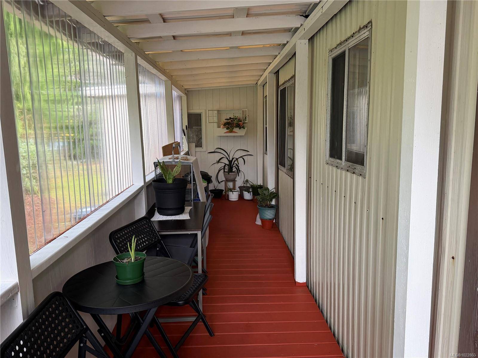 Ucluelet, BC V0R 3A0,442 Orca Cres