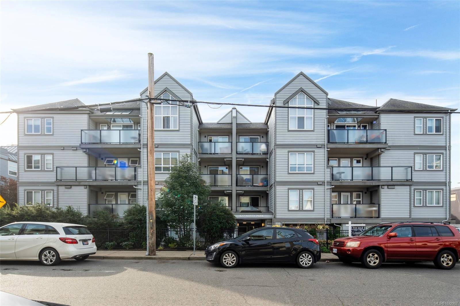 Victoria, BC V8W 3Y3,827 North Park St #119