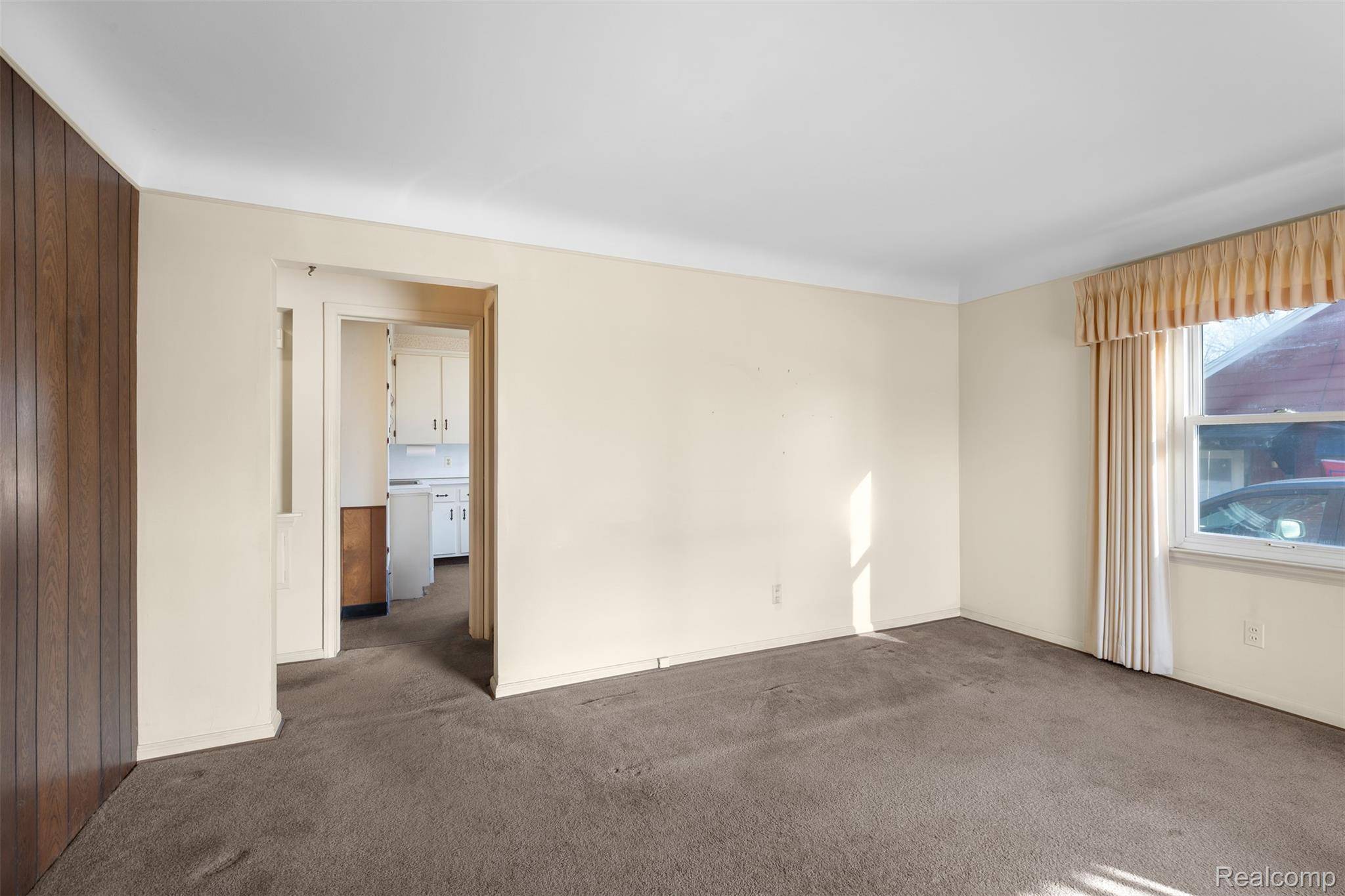 St. Clair Shores, MI 48080,22225 E 10 Mile RD