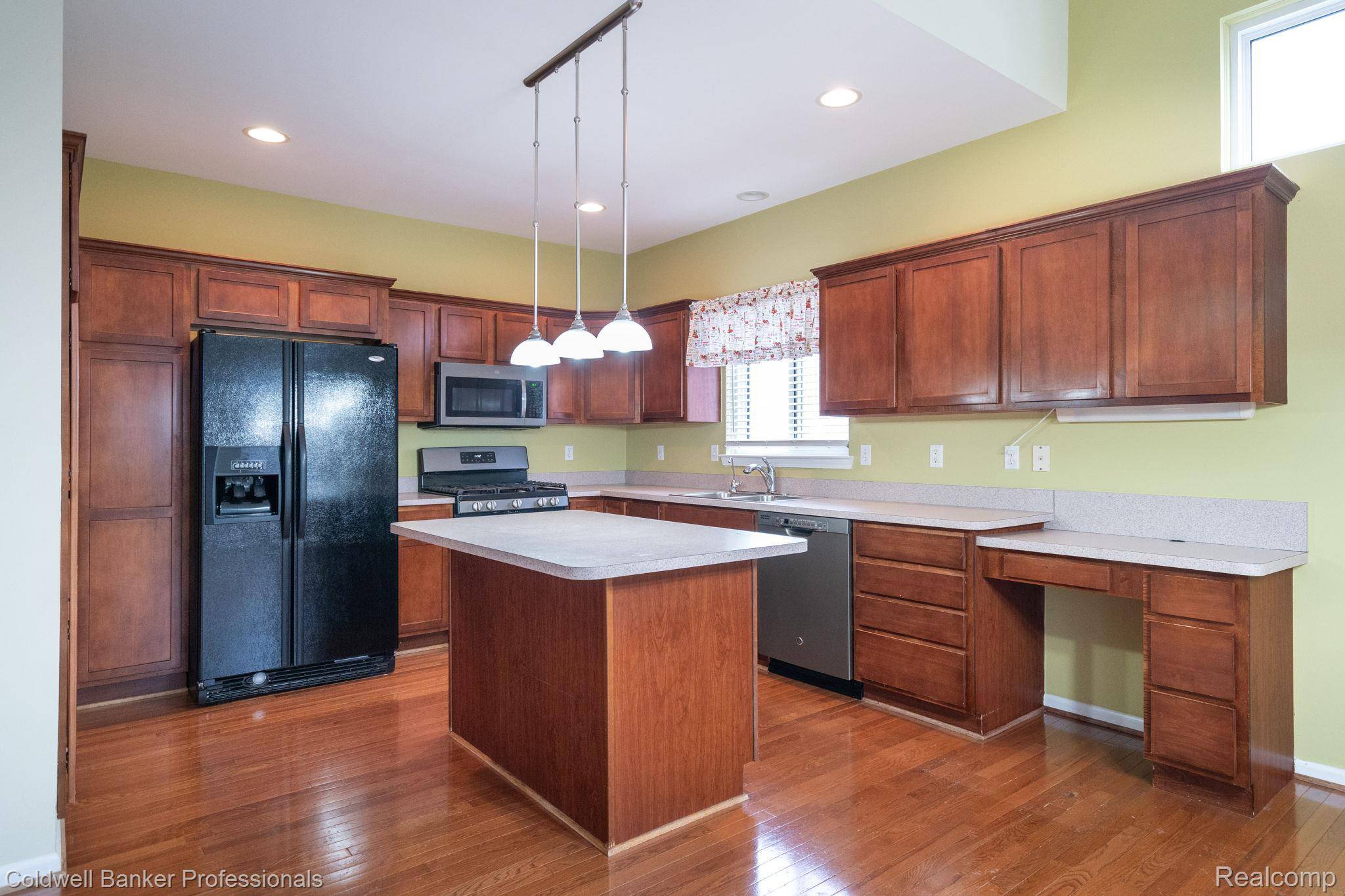 Grand Blanc, MI 48439,4436 Sunset BLVD