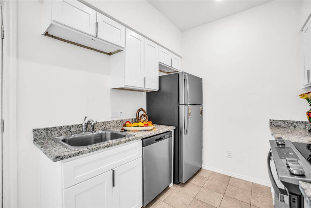 Dallas, TX 75230,11218 Park Central Place #C