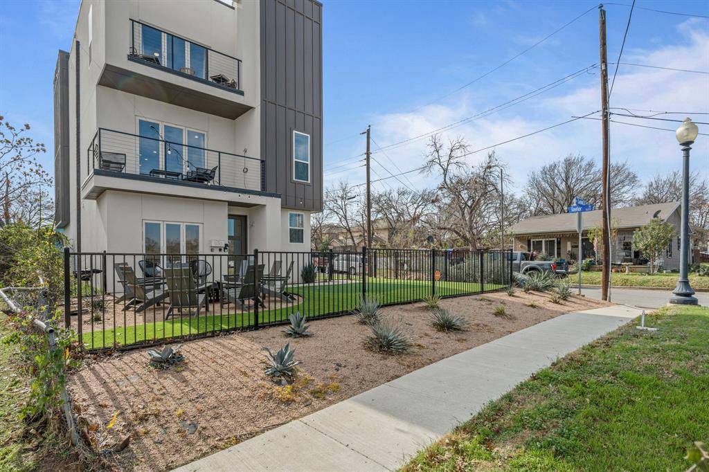 Arlington, TX 76011,500 W Sanford Street