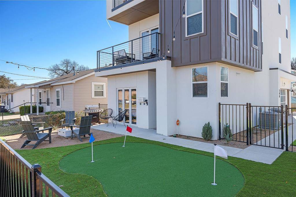 Arlington, TX 76011,500 W Sanford Street