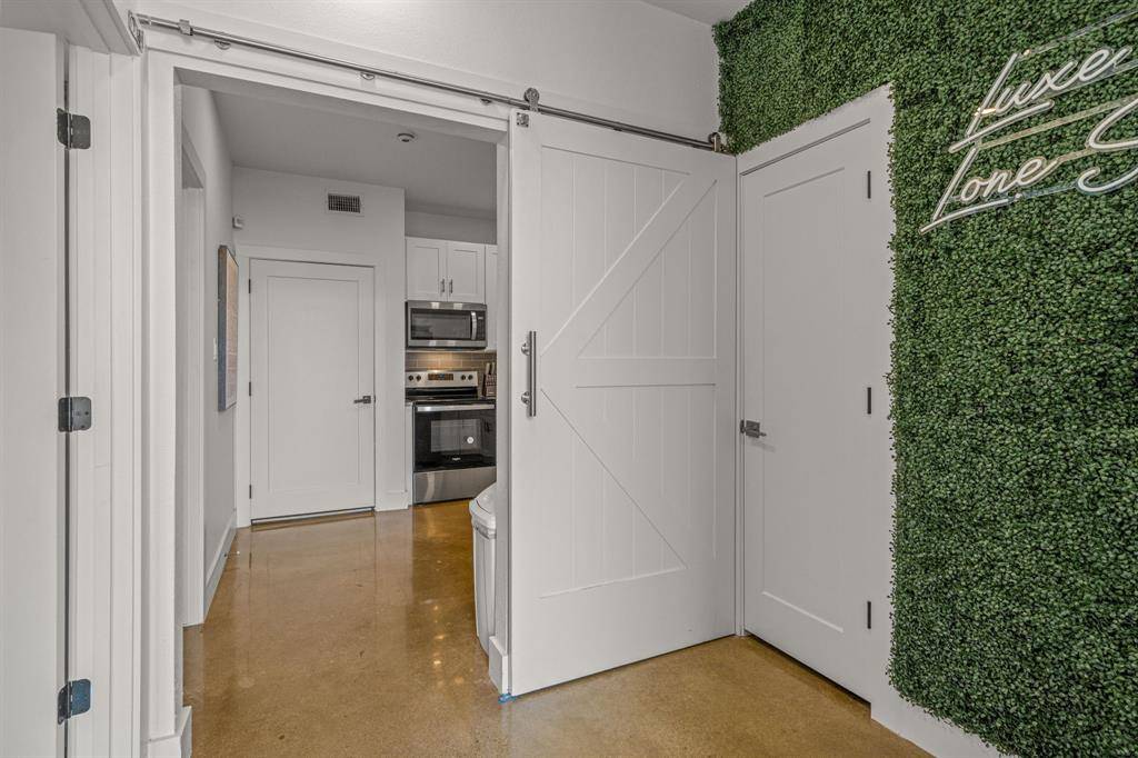 Arlington, TX 76011,500 W Sanford Street