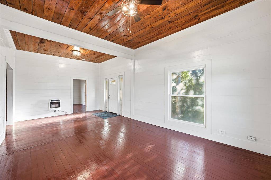 Lott, TX 76656,602 Cedar Street