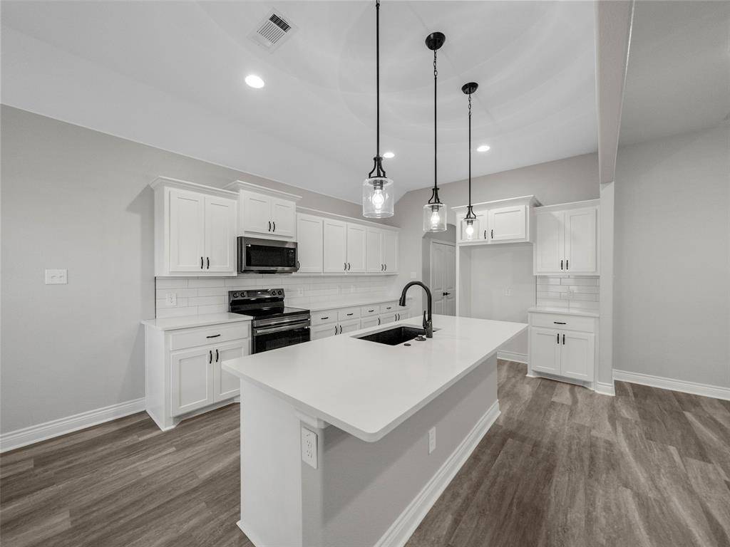 Greenville, TX 75402,410 Ellis Place Drive