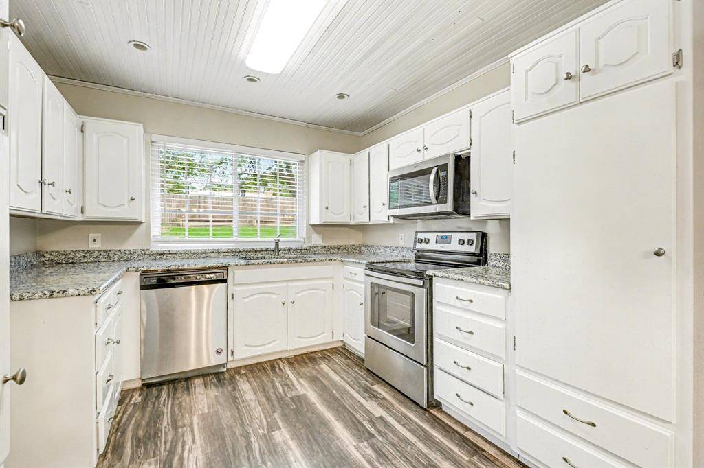 Bedford, TX 76021,2424 Meadow Creek