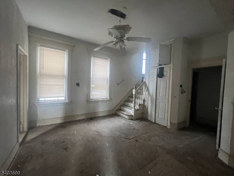 Newark City, NJ 07108,817-819 S 12Th St