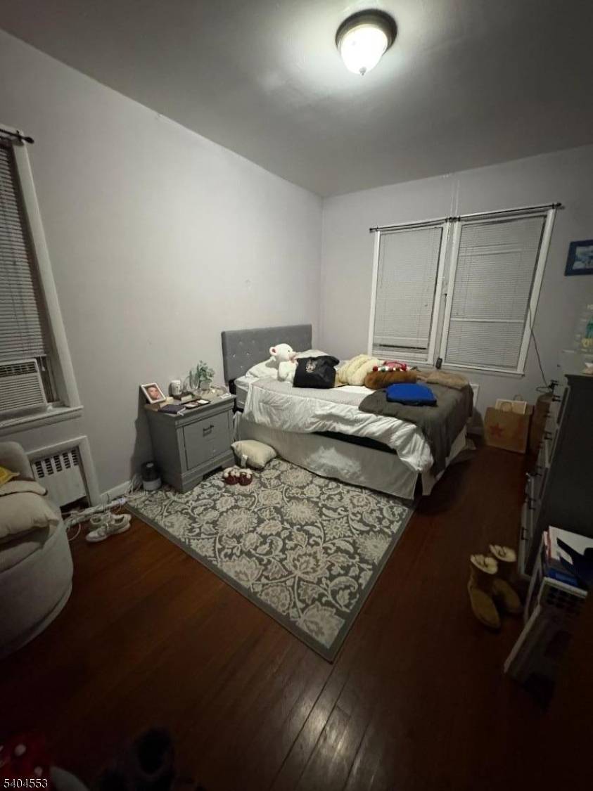 Linden City, NJ 07036,109 Penn Pl #1