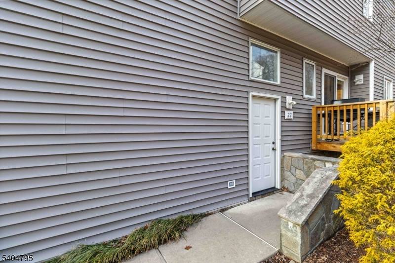 West Orange Twp., NJ 07052,27 Bayowski Rd