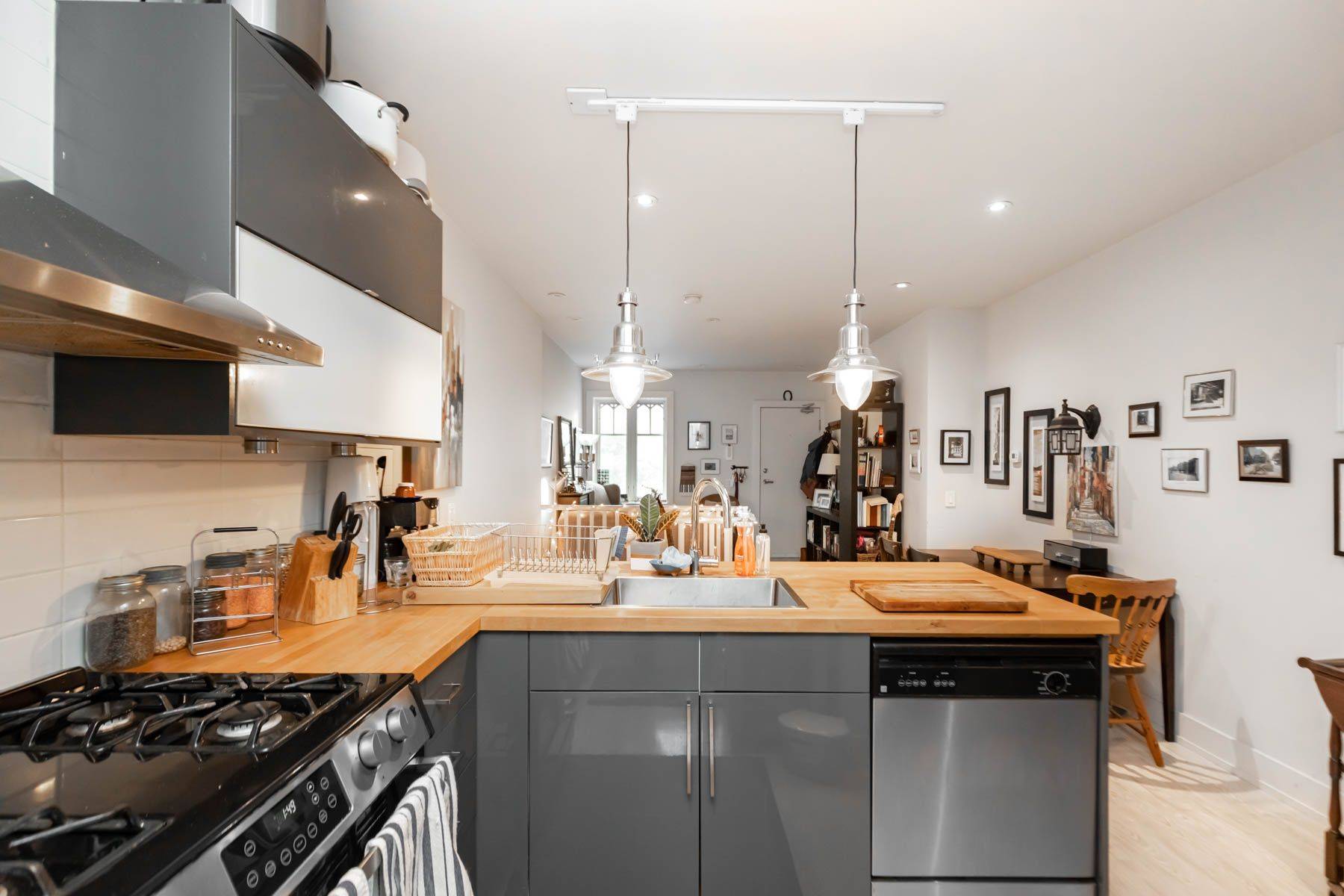 Toronto C08, ON M4X 1N6,11 1/2 Rose AVE