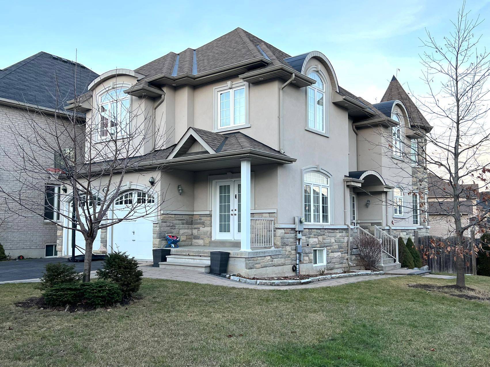 Pickering, ON L1V 0C2,826 Wingarden CRES