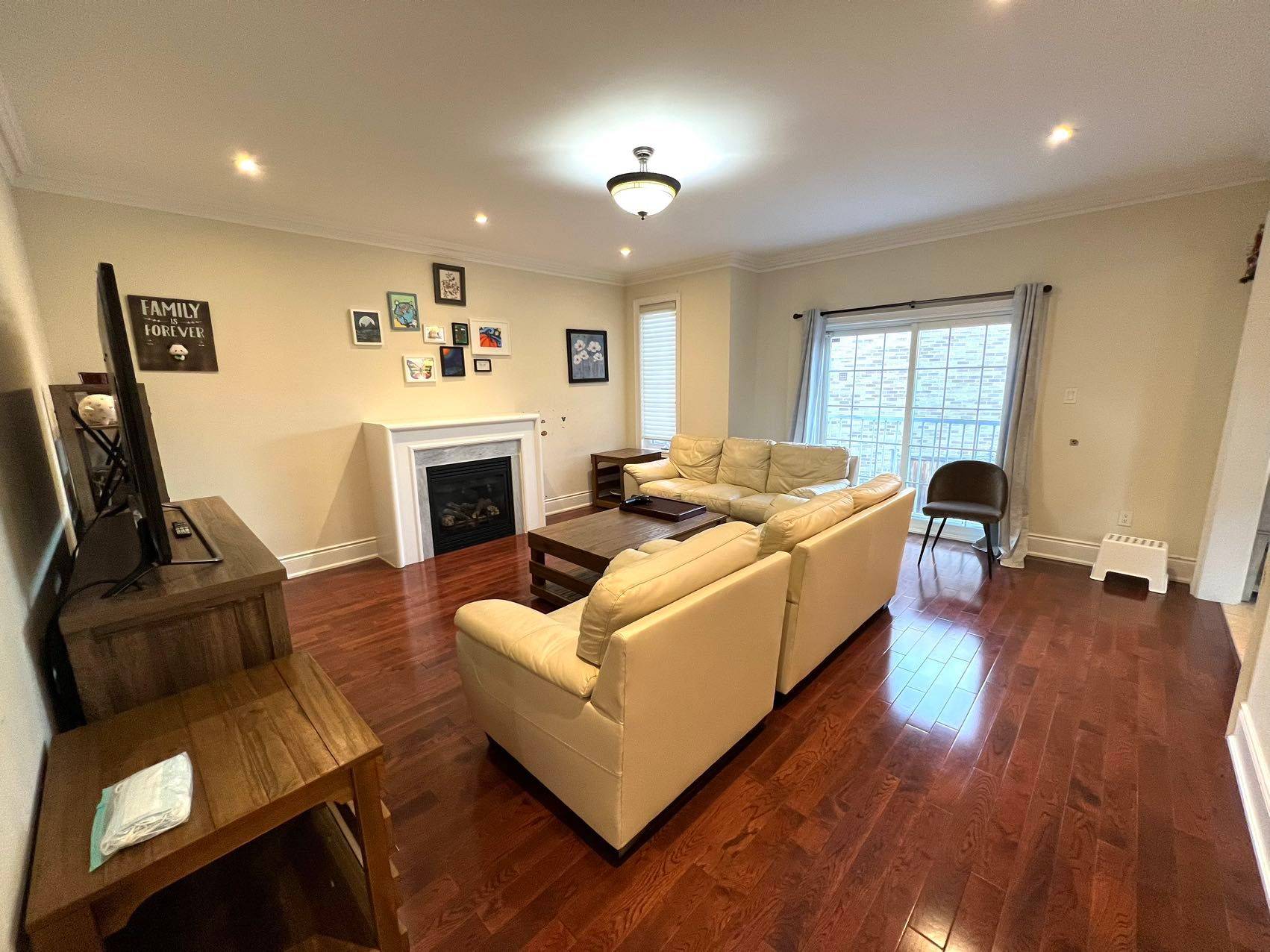 Pickering, ON L1V 0C2,826 Wingarden CRES