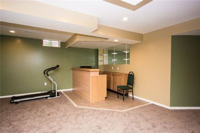 Whitby, ON L1R 3N3,20 Neill AVE