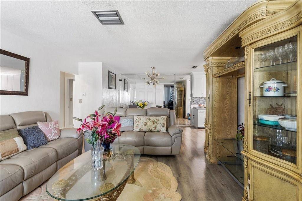 Tamarac, FL 33321,6800 NW 75 DR