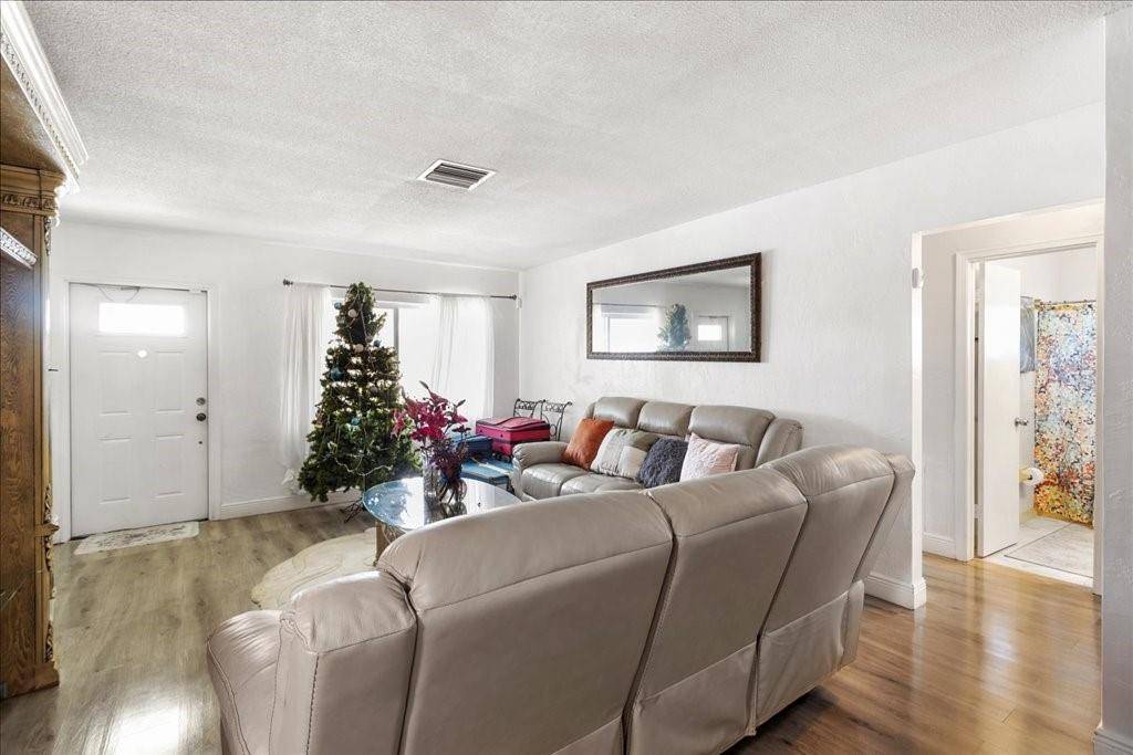 Tamarac, FL 33321,6800 NW 75 DR