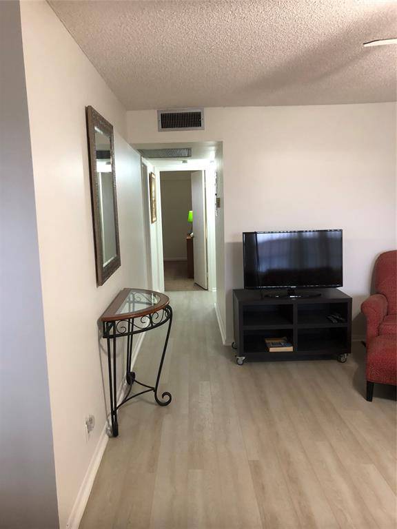 Pembroke Pines, FL 33027,850 SW 133 #B406