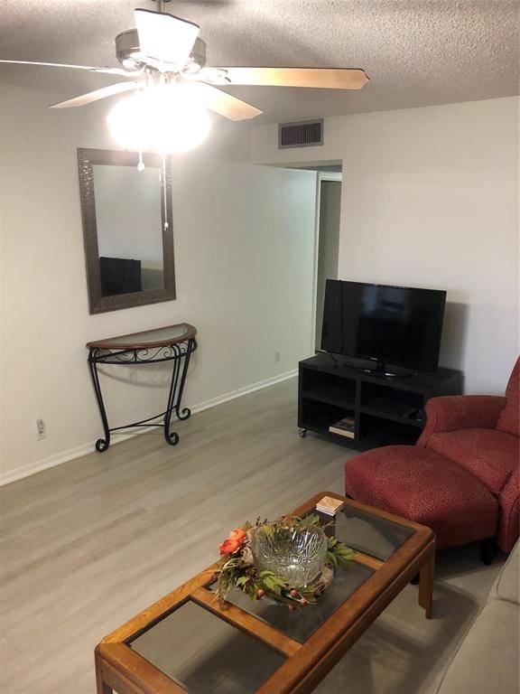 Pembroke Pines, FL 33027,850 SW 133 #B406