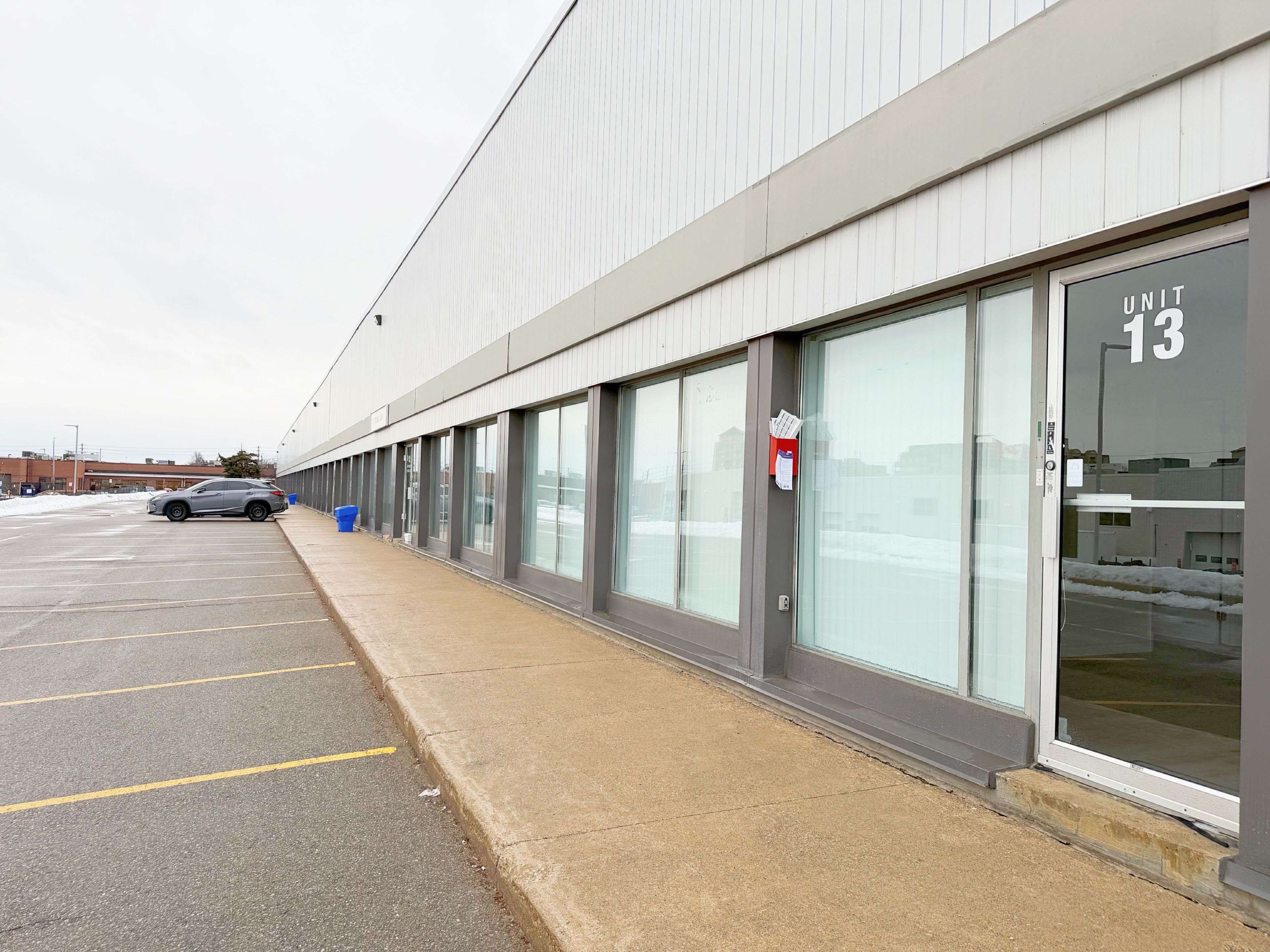 Vaughan, ON L4K 3N9,240 Viceroy RD #13