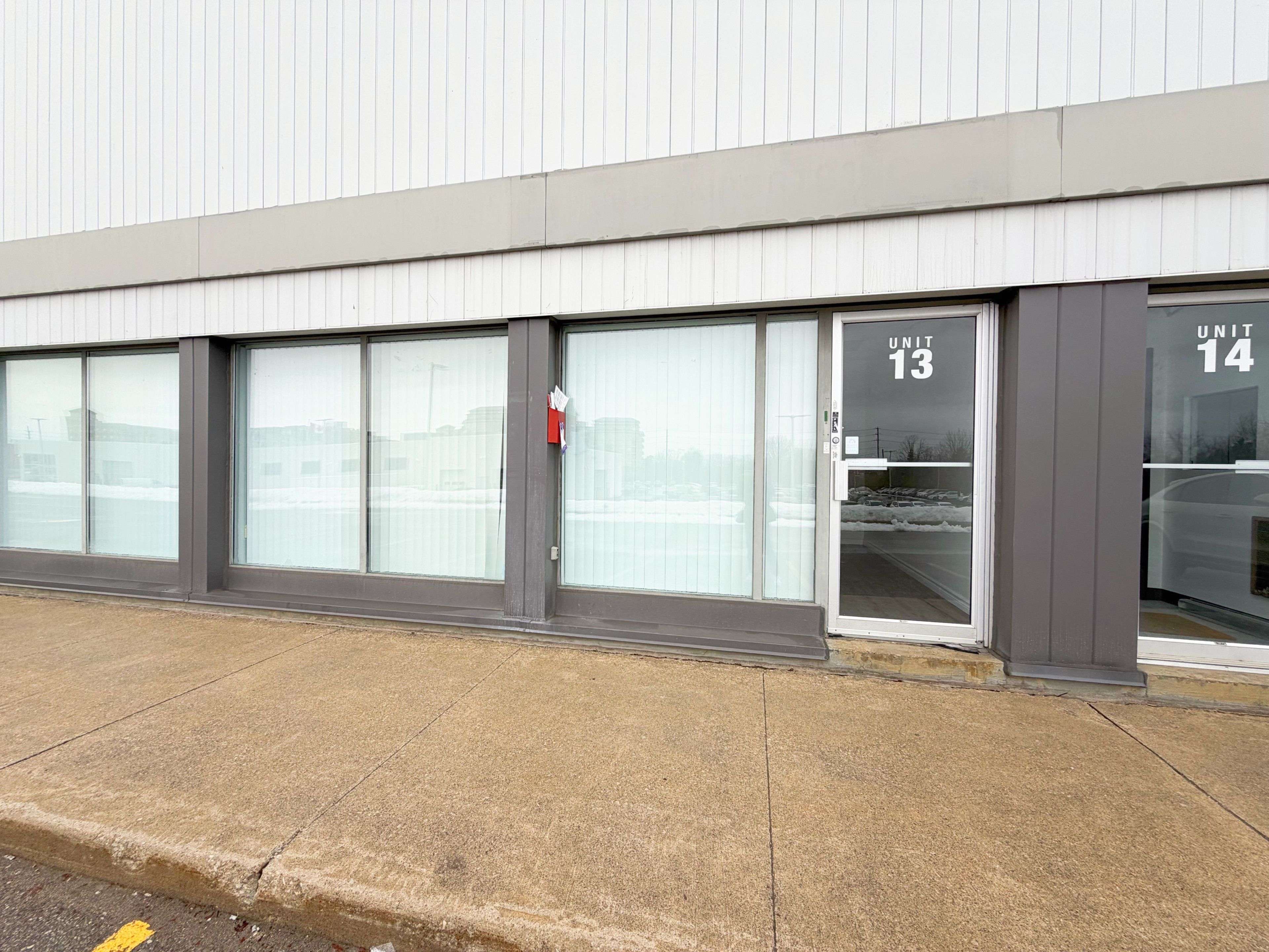 Vaughan, ON L4K 3N9,240 Viceroy RD #13