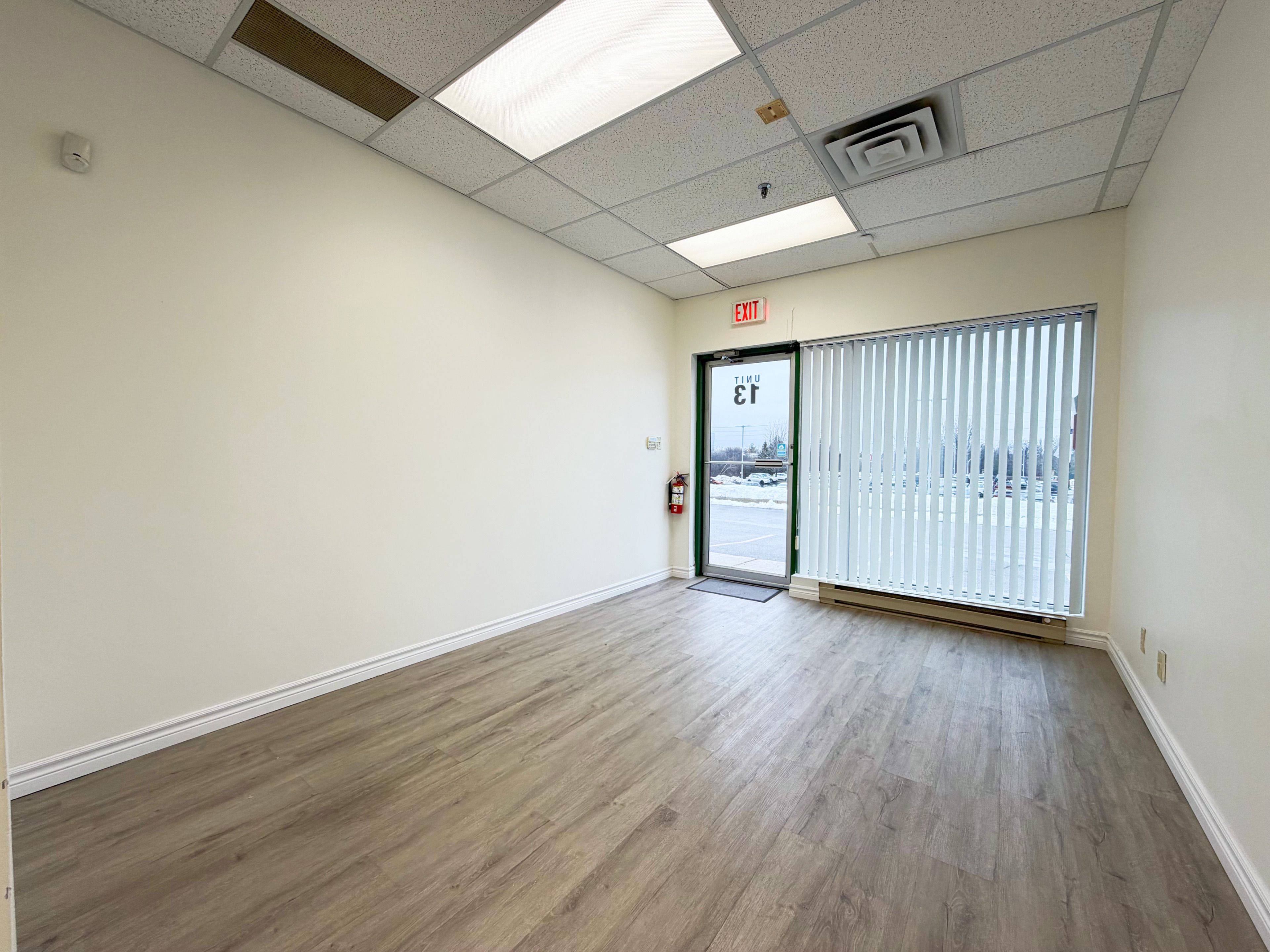 Vaughan, ON L4K 3N9,240 Viceroy RD #13