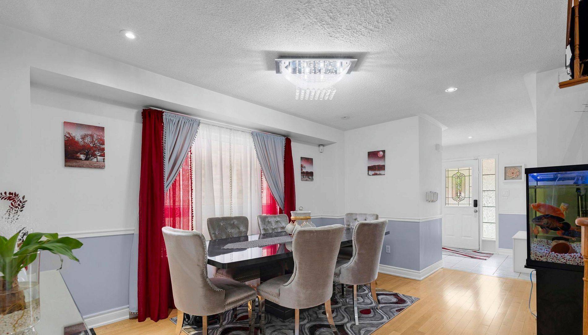 Brampton, ON L7A 1R3,5 Farthingale CRES