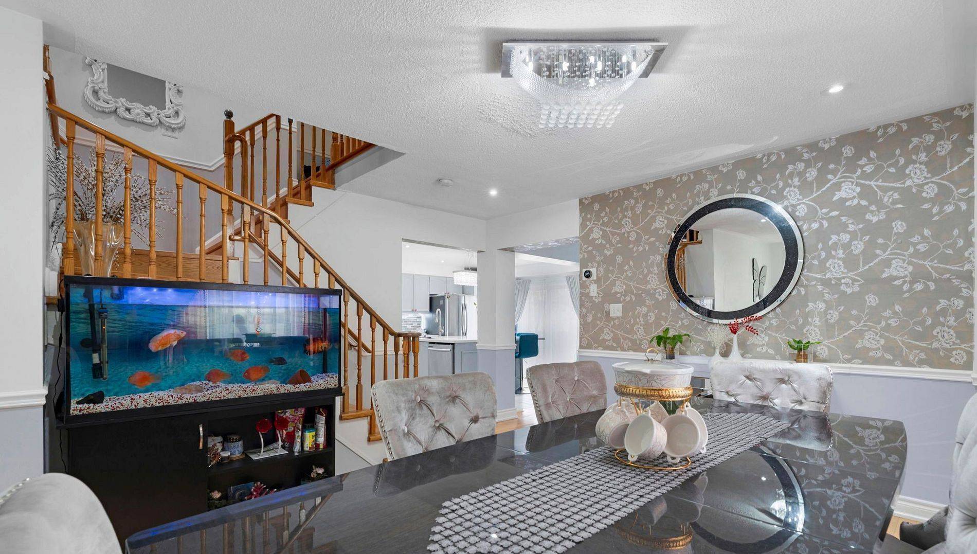 Brampton, ON L7A 1R3,5 Farthingale CRES