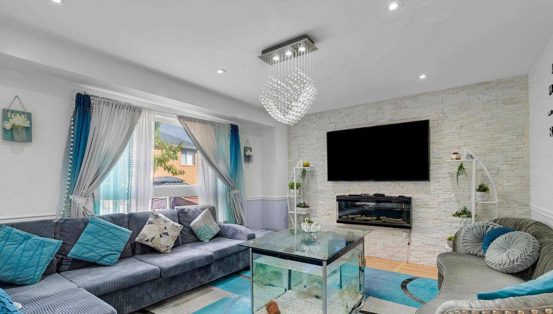 Brampton, ON L7A 1R3,5 Farthingale CRES