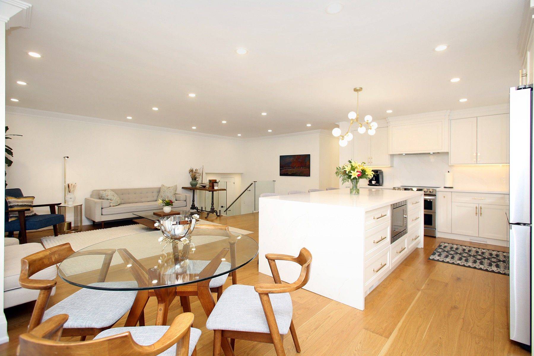 Burlington, ON L7N 2W7,645 Castleguard CRES