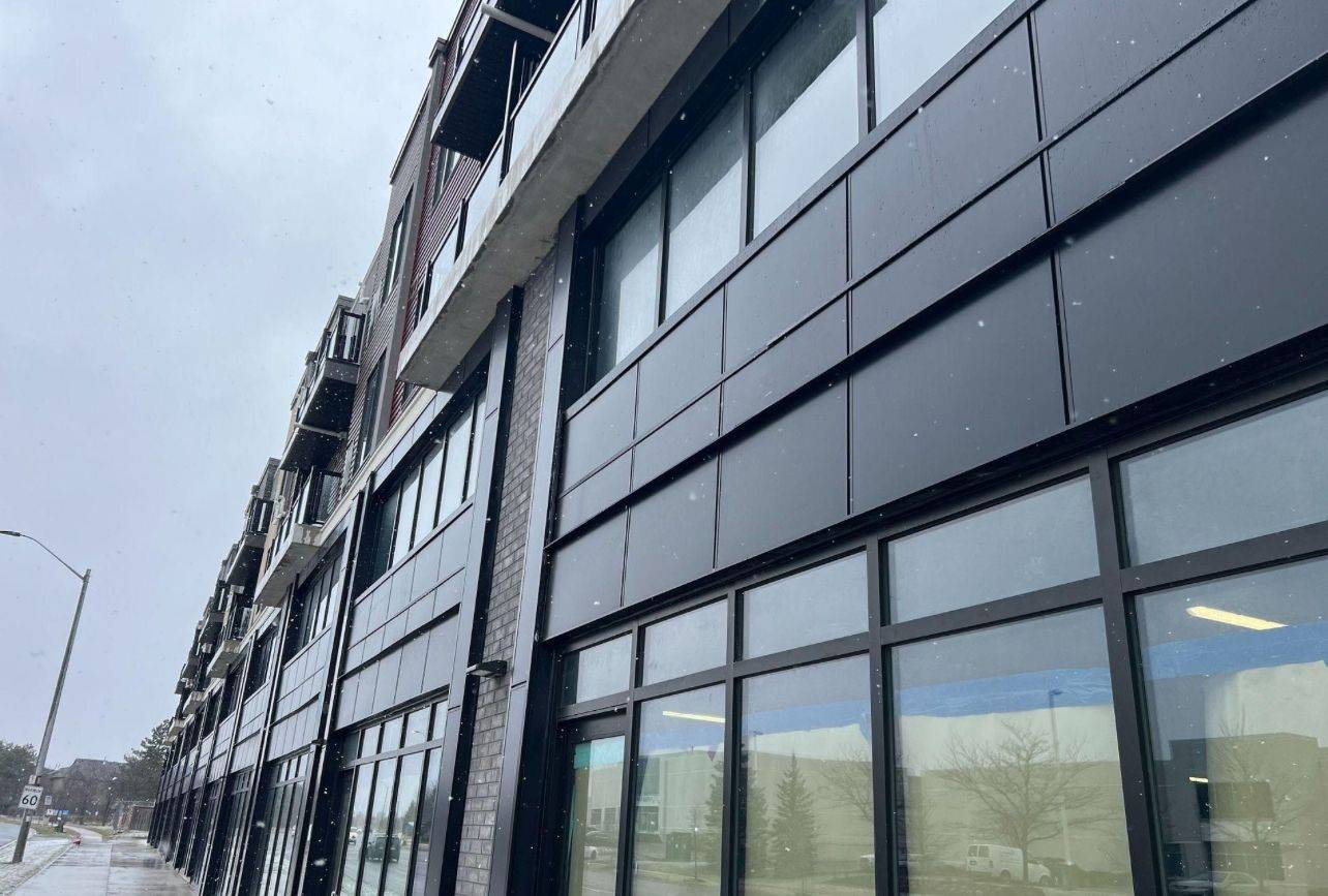 Mississauga, ON L5L 0B9,3401 Ridgeway DR E #3