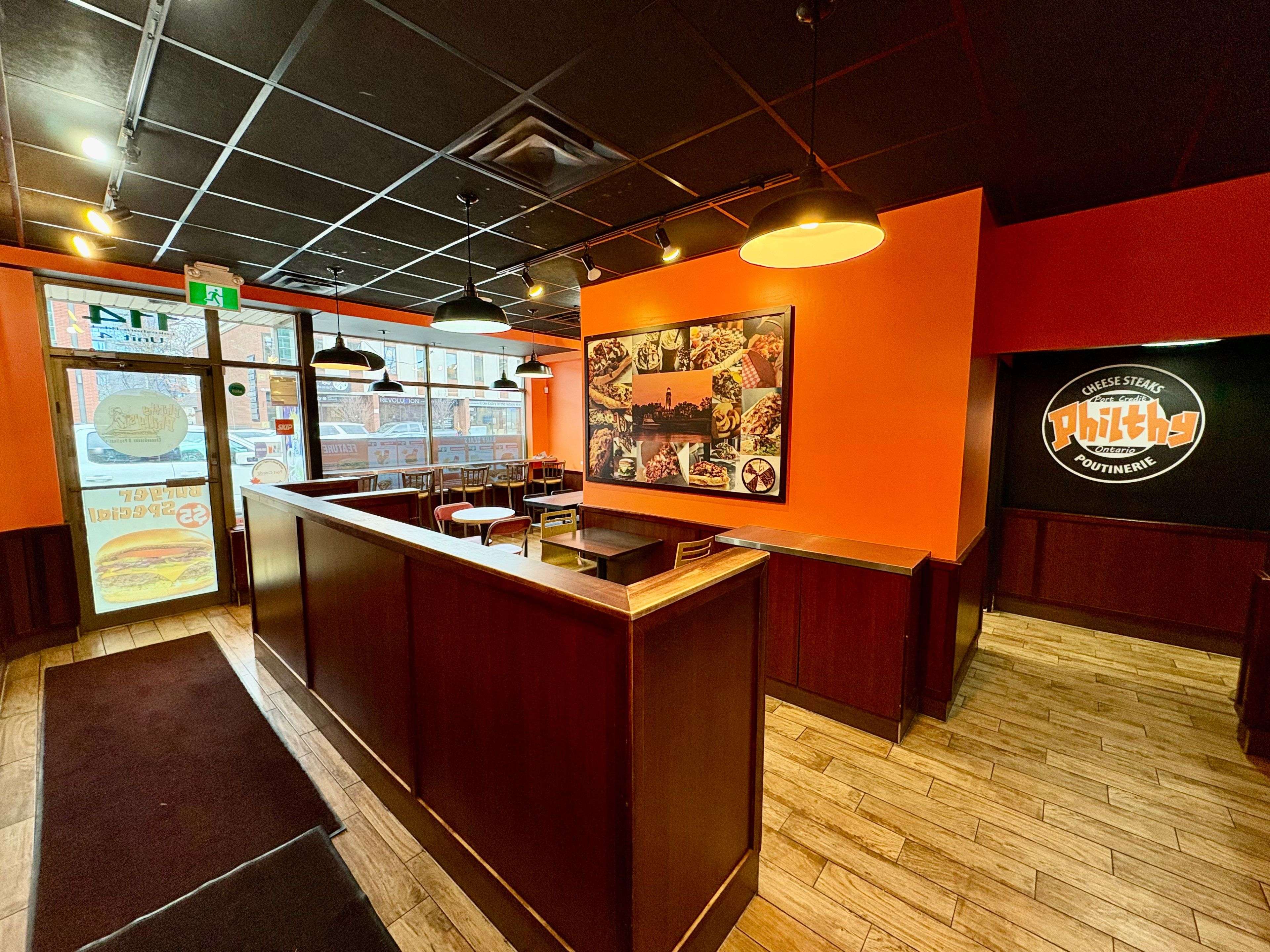 Mississauga, ON L5G 1C9,114 Lakeshore RD E #4