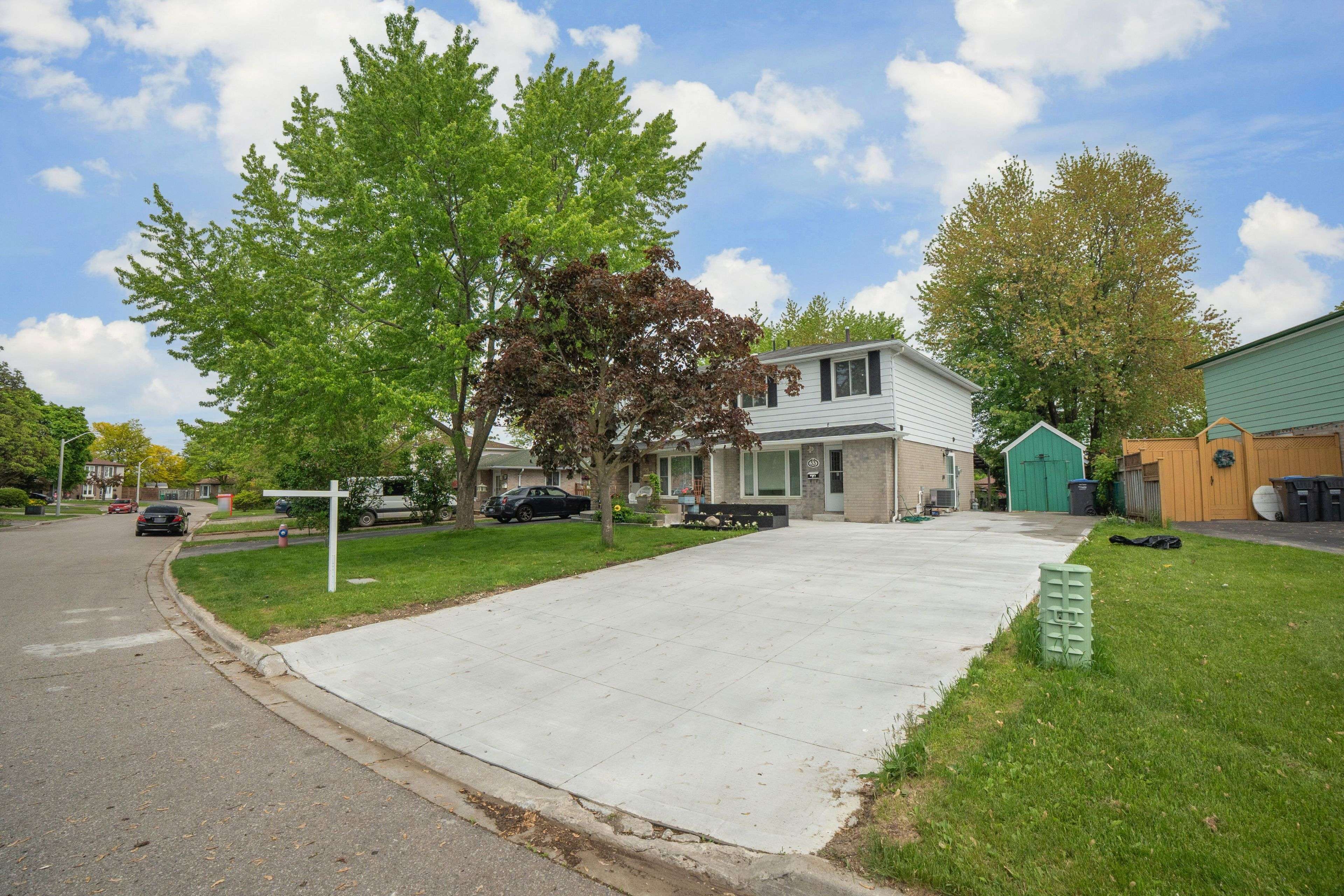 Brampton, ON L6S 1H9,33 Glenmore CRES #Upper Floor