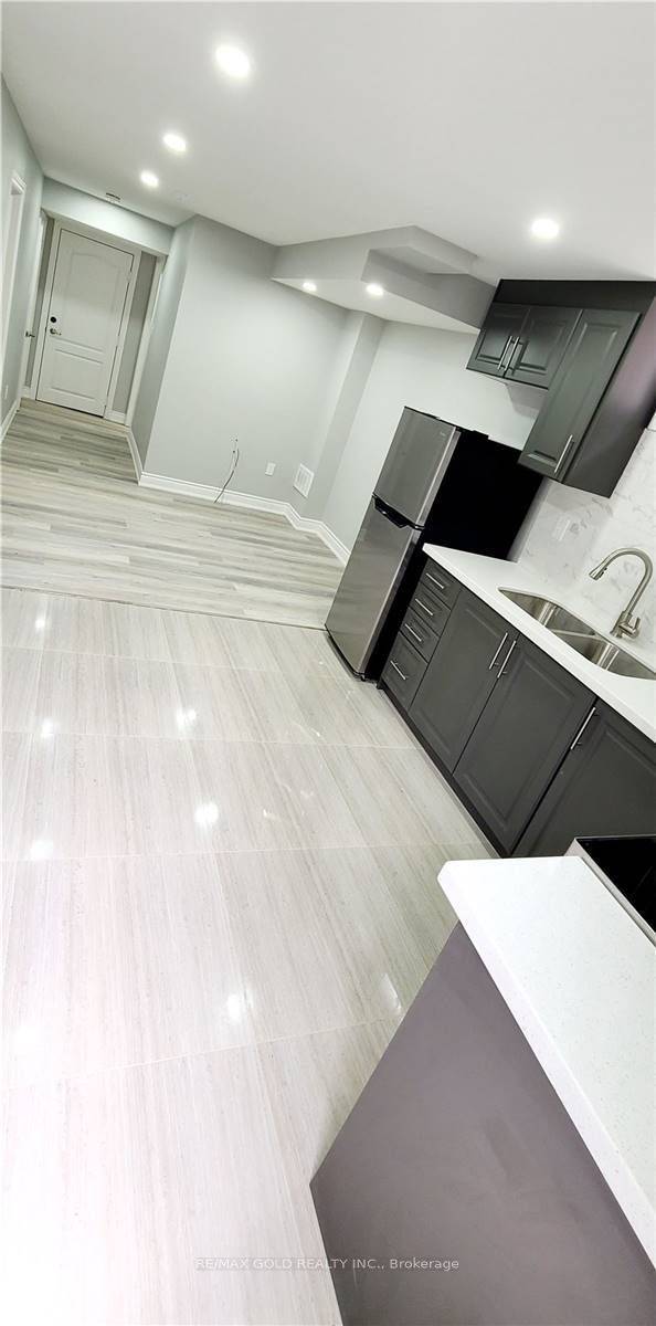 Brampton, ON L7A 2C6,29 Sunny Glen CRES #Bsmt