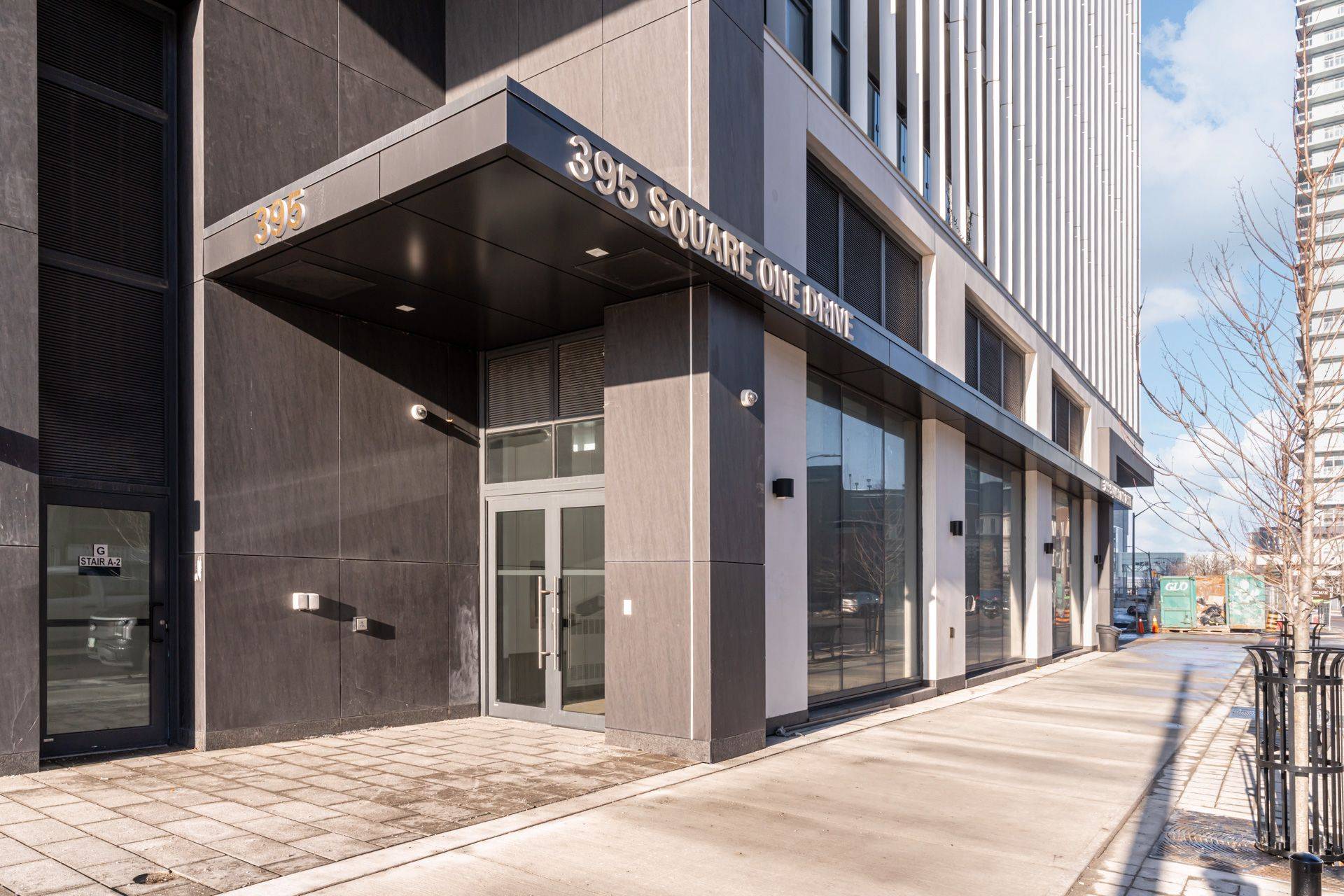 Mississauga, ON L5B 0P6,395 Square One DR #1412