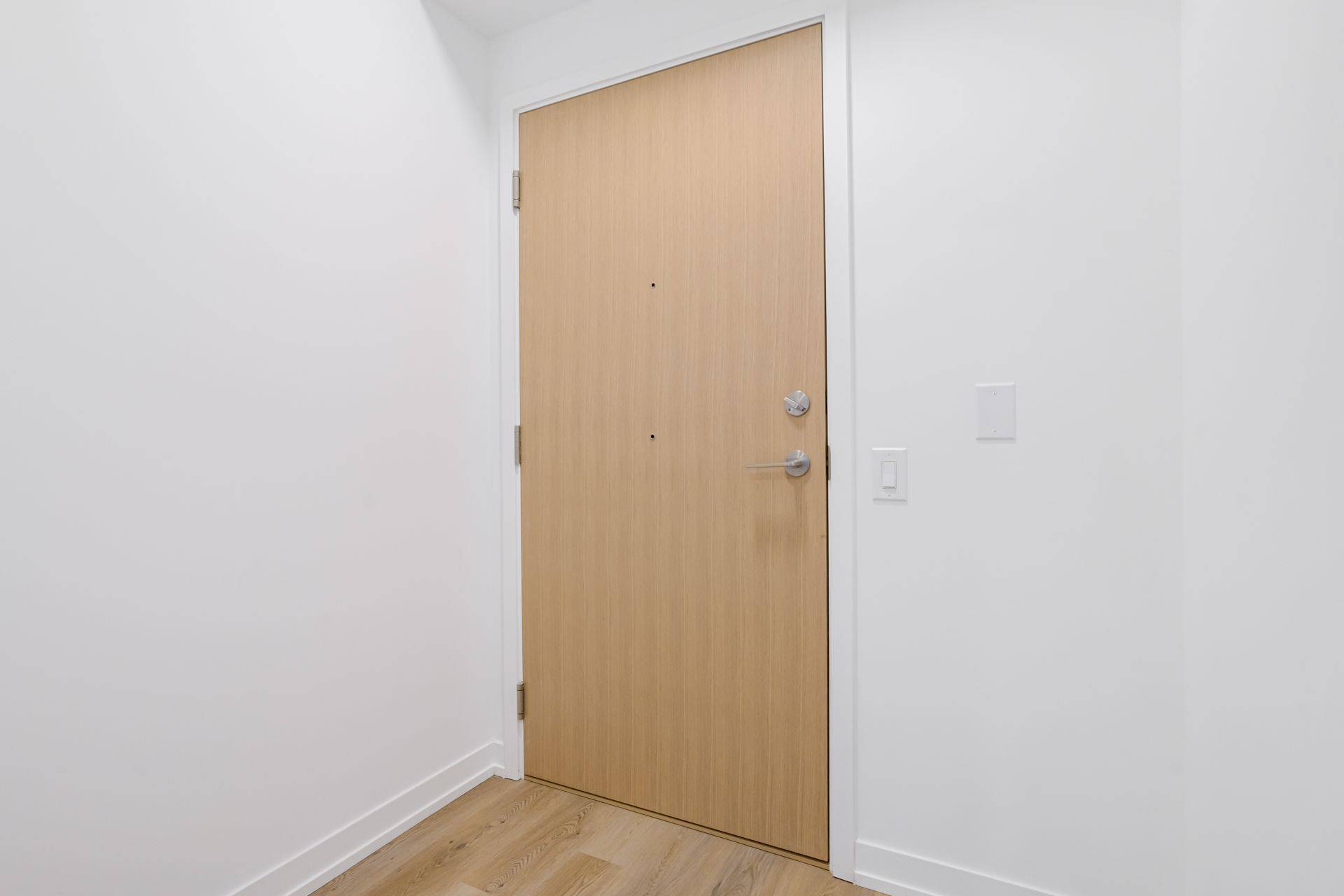 Mississauga, ON L5B 0P6,395 Square One DR #1412