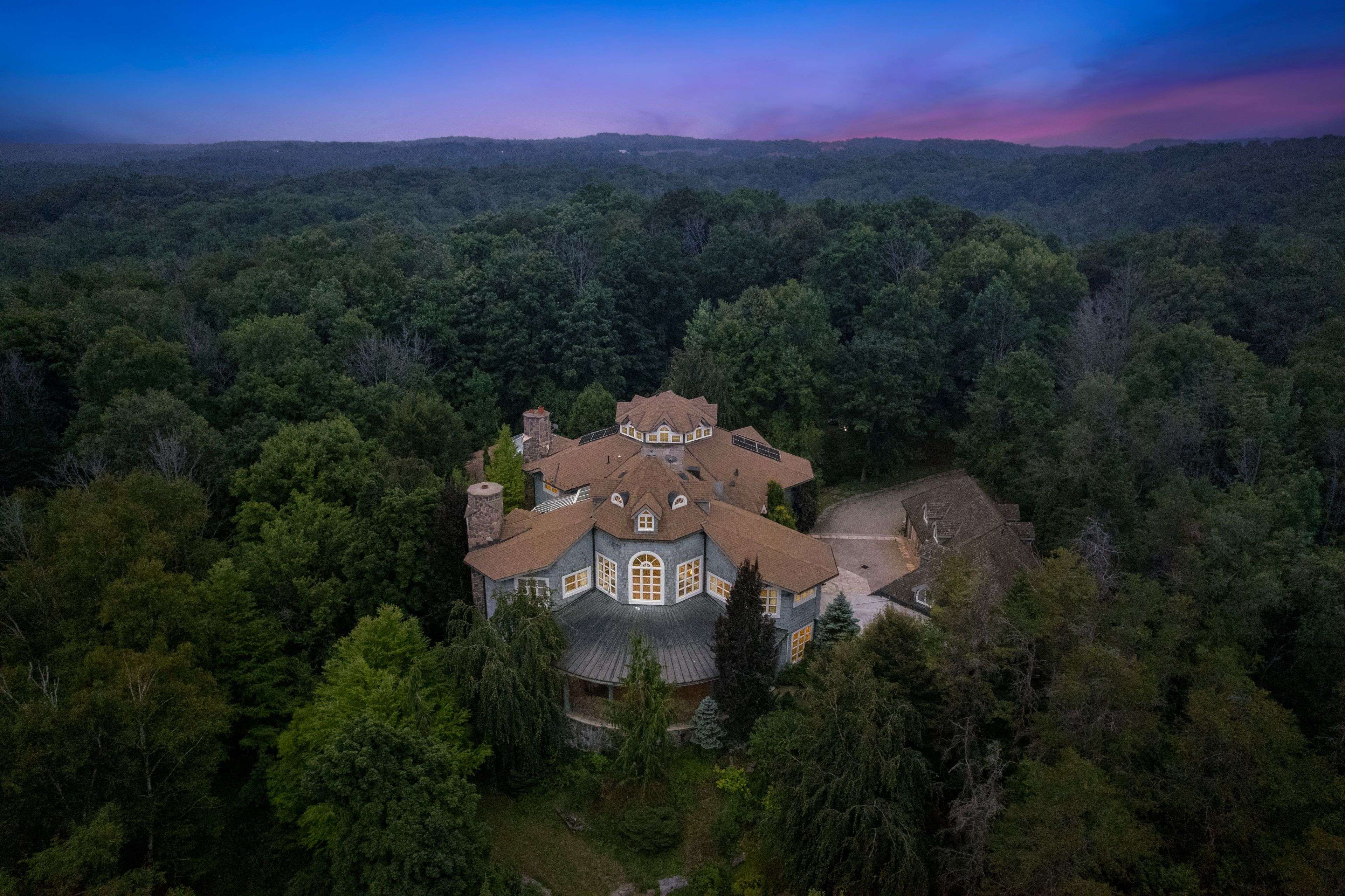 Caledon, ON L7K 2P2,9 Flaherty LN