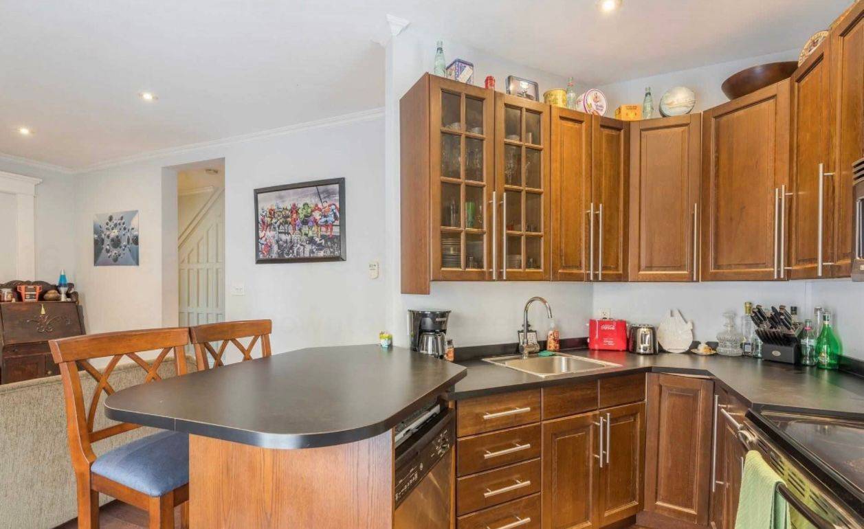 Peterborough, ON K9H 5P9,16 Inverlea ST