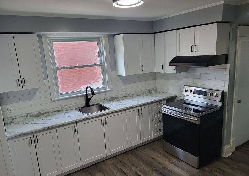 Welland, ON L3B 3B6,221 Hellems AVE