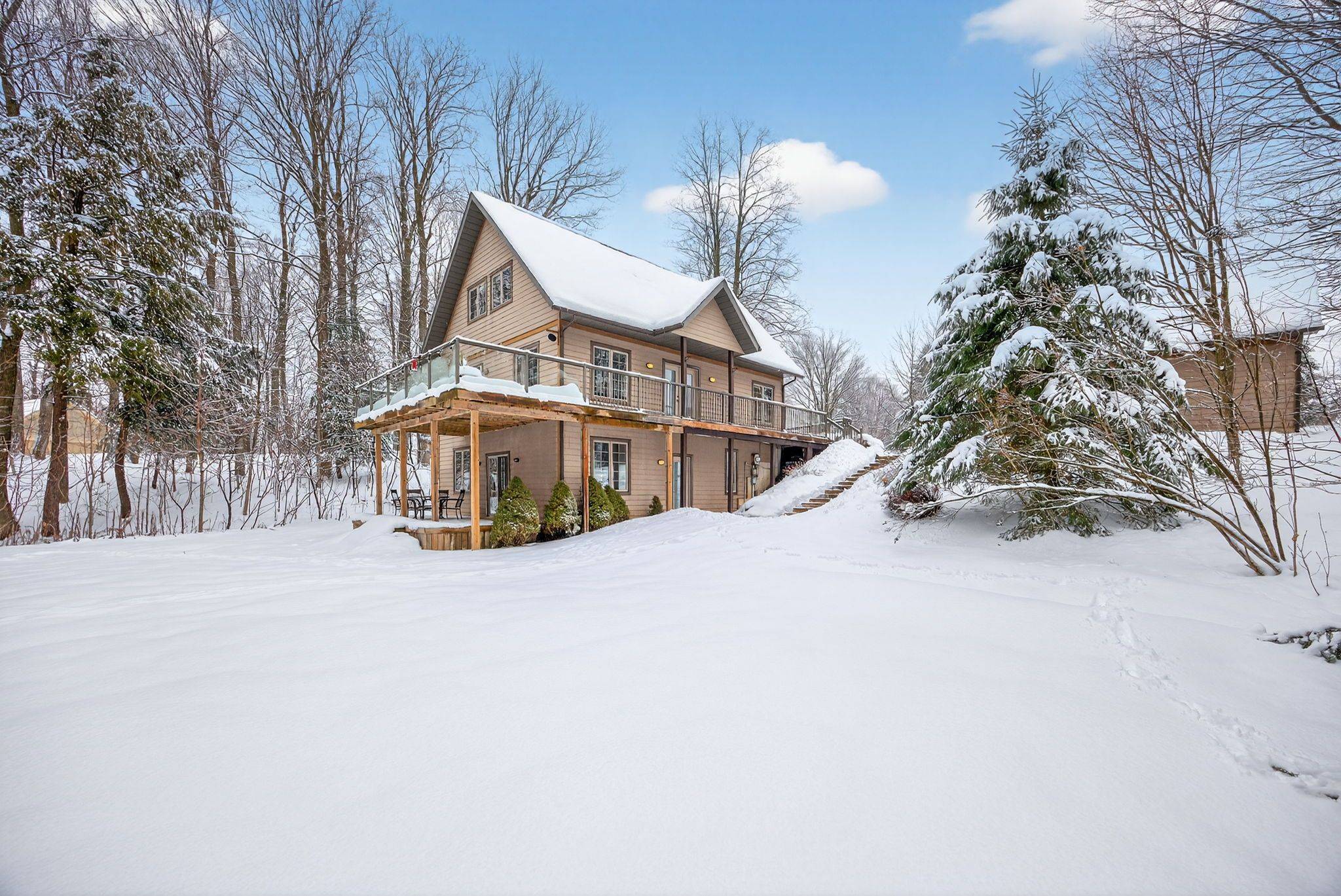 Mulmur, ON L9V 3M3,28 Big Tree CIR